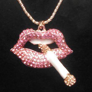Betsey Johnson Sexy Pink LIPS Cool Cig Hang Crystal Rhinestone Pendant Necklace